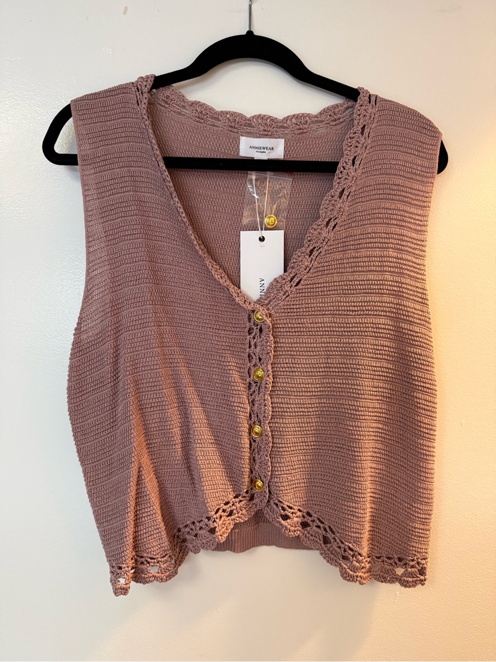 ANNIEWEAR Mauve Crochet-Trim Button Front Crop Tank